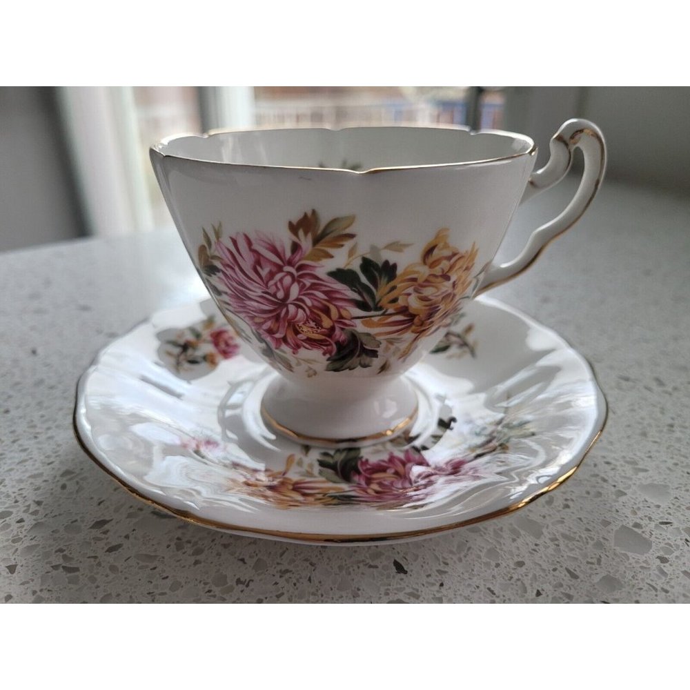 ROYAL ADDERLEY ENGLAND TEA CUP AND SAUCER Chrysanthemum - Picture 4 of 9